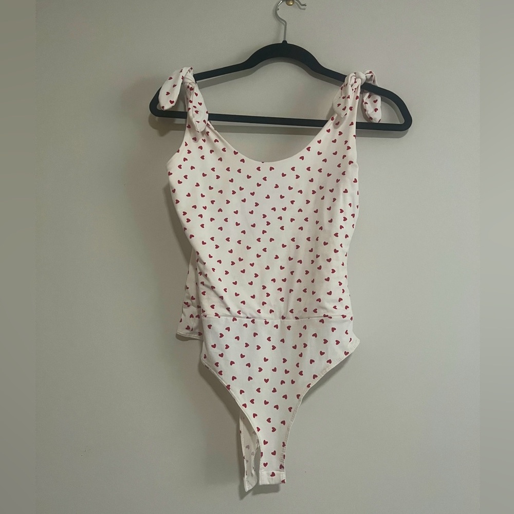 Retro heart-printed body suit